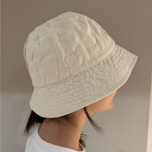 GAP cream/beige bucket hat size S/M